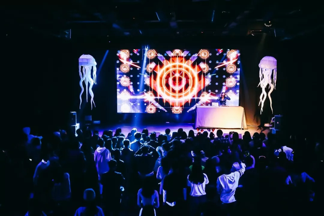 2019-2020深圳超模DJ跨年荧光派对