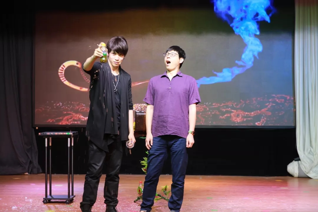 魔术秀糖果星球的魔法师上海站