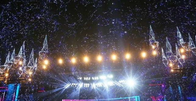 周杰伦吴亦凡上海群星演唱会