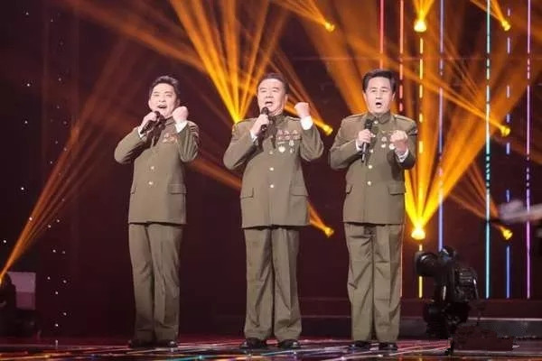 我陪爸妈听红歌上海演唱会
