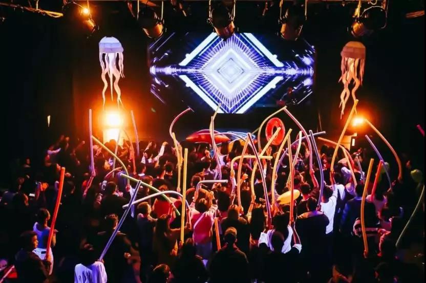 2019武汉超模DJ跨年荧光派对