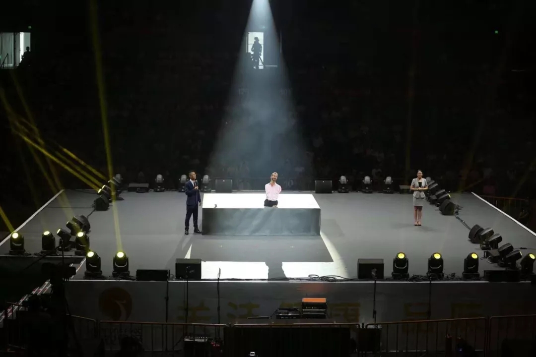 尼克胡哲2019演讲会