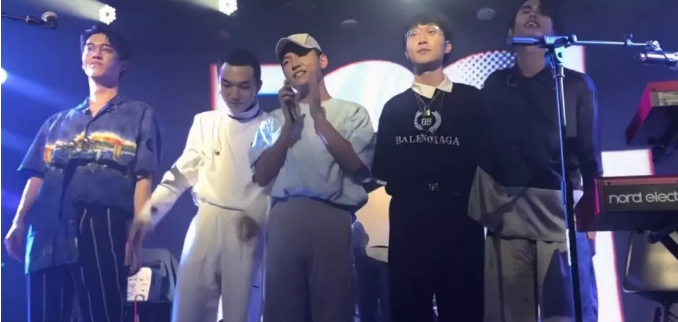 2019傻子与白痴昆明演唱会