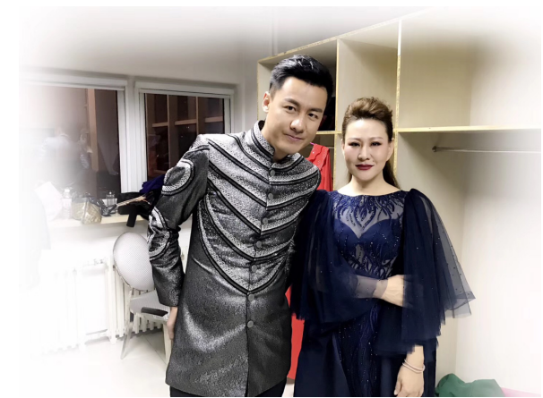 张强马丹兴安盟演唱会