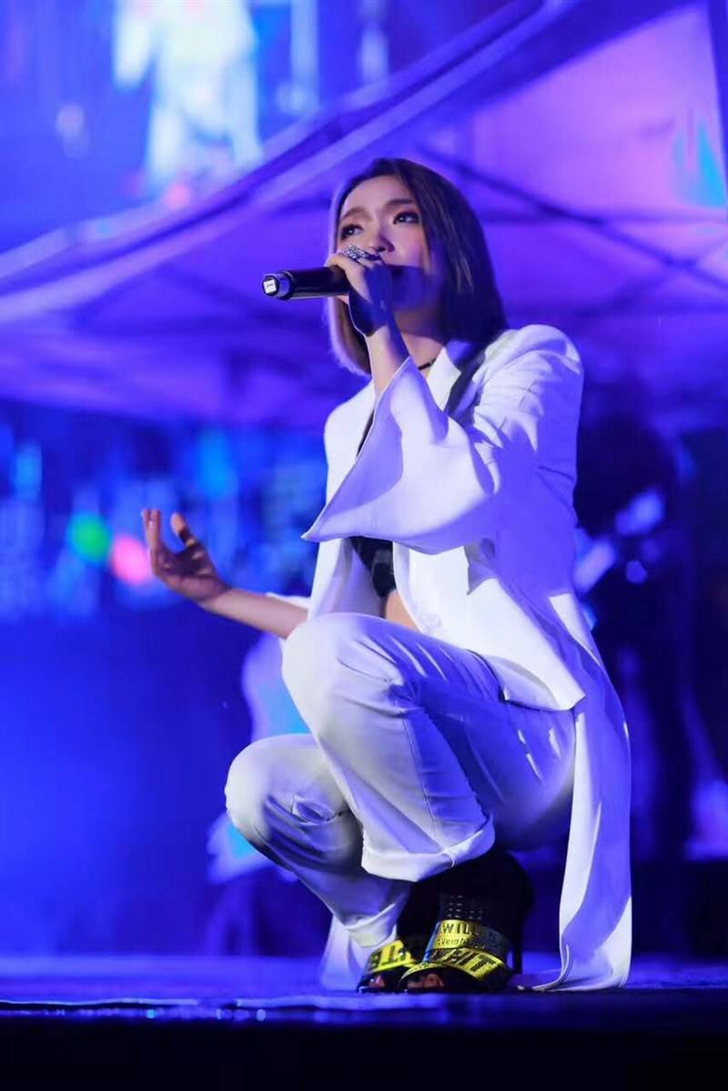 庄心妍灵山演唱会